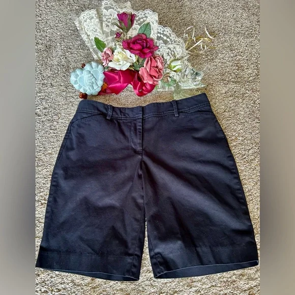 Talbots Black Perfect Shorts with Classic Style, Women's 6P - Picture 1 of 10